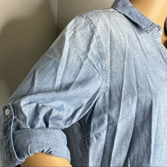 Gap Light Blue Denim Partial Button-down Long Sleeve Boyfriend Cut Shirt Medium - Picture 3 of 10
